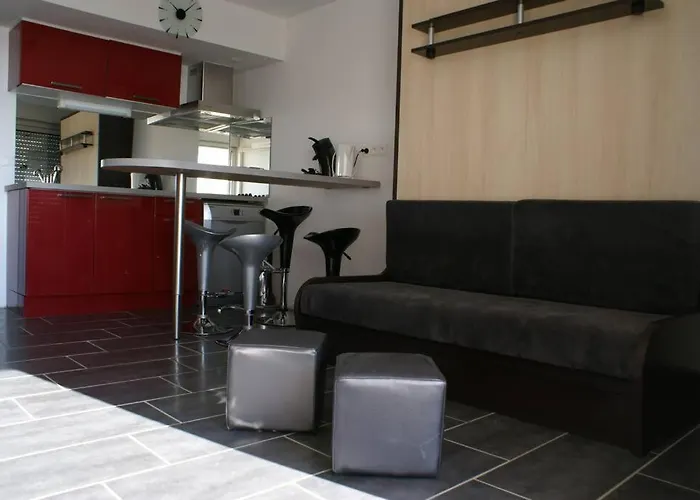 567, Port Nature 5 Au Village Naturiste *